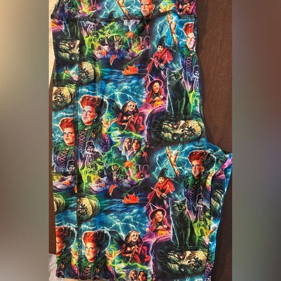 TC2 Hocus Pocus all over pattern full length leggings - Picture 2 of 4